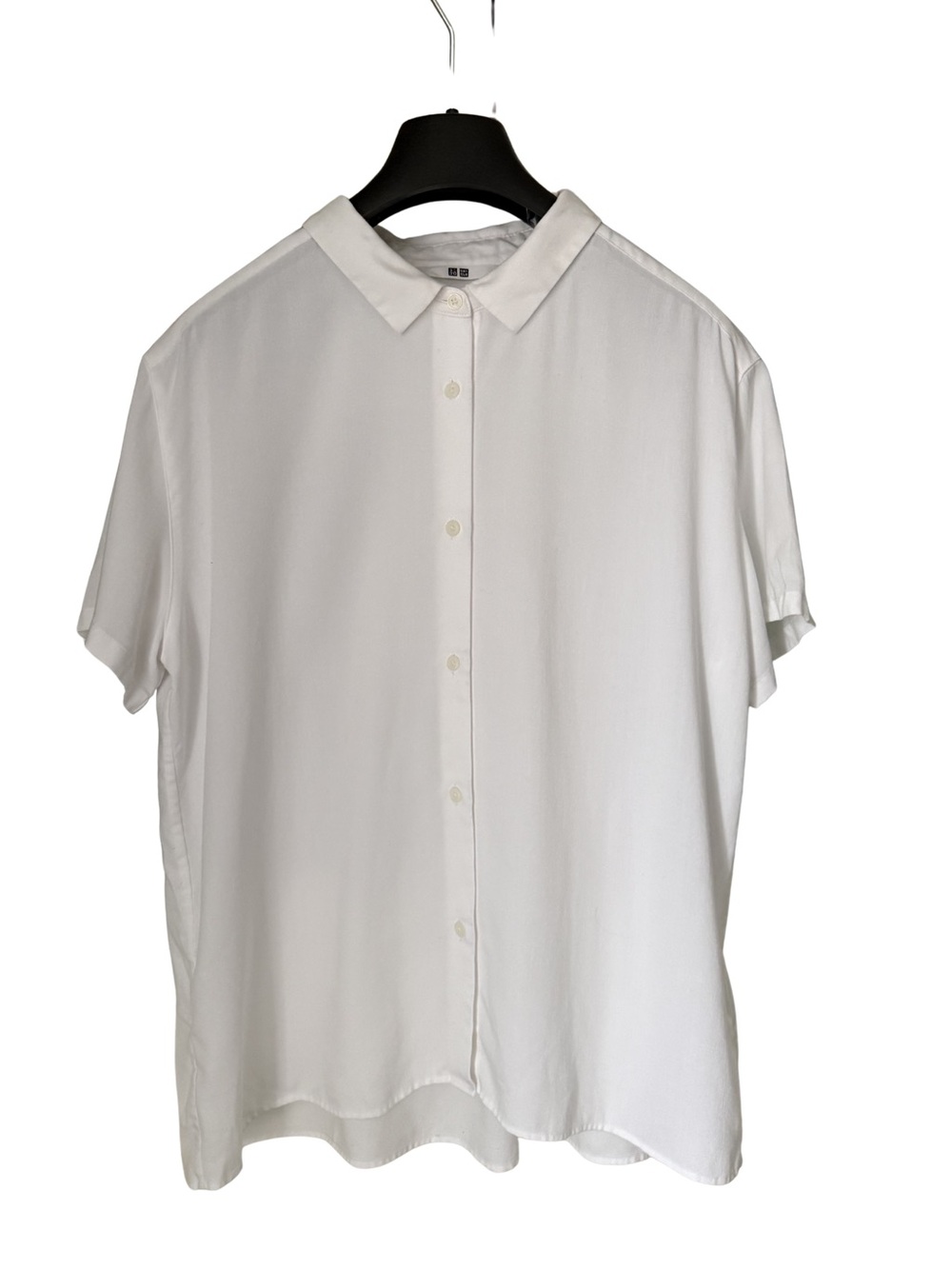Uniqlo White Short-Sleeve Button Shirt